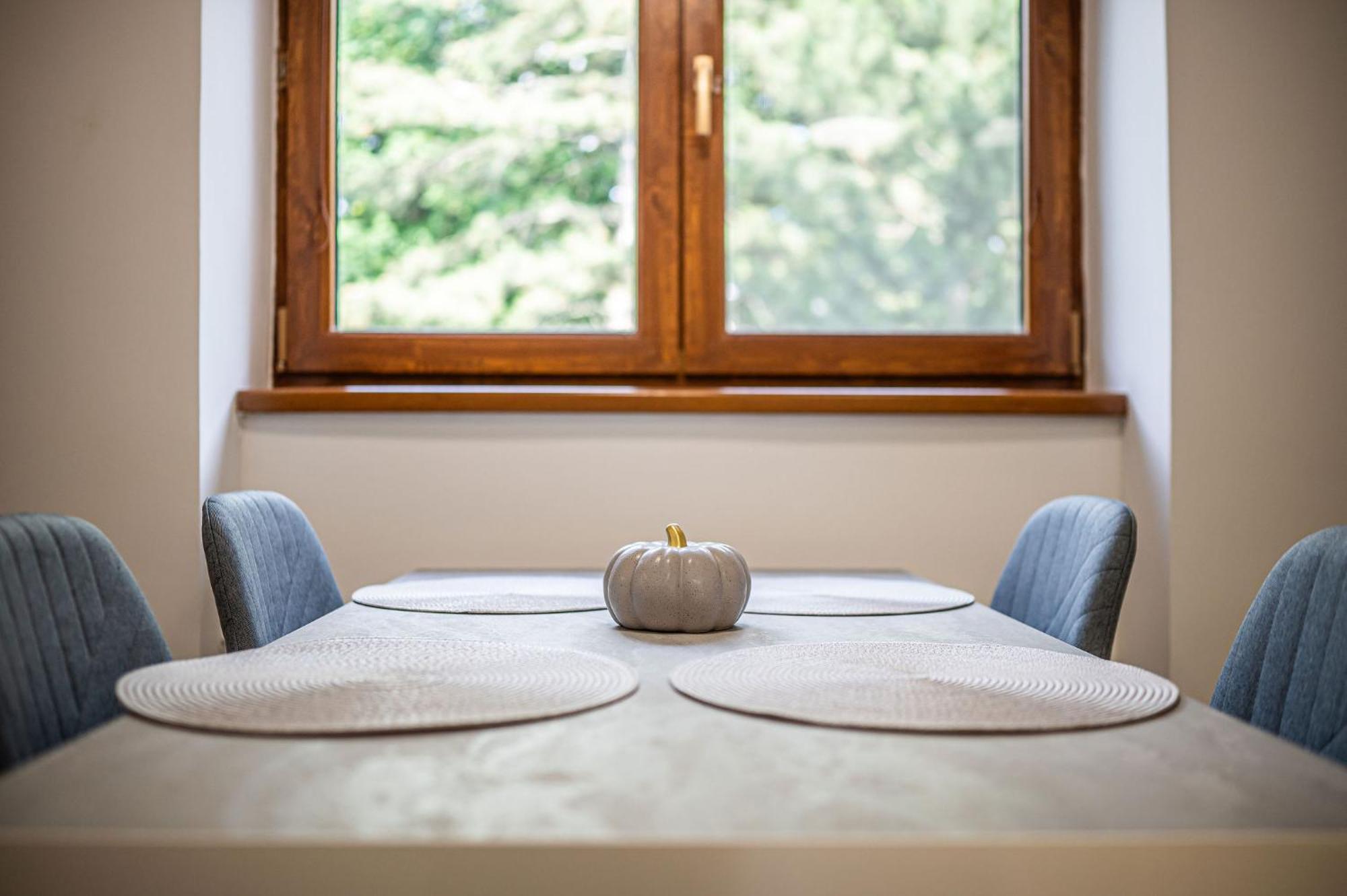 Nitra Castle Suite - Modern Elegance & Serenity ภายนอก รูปภาพ